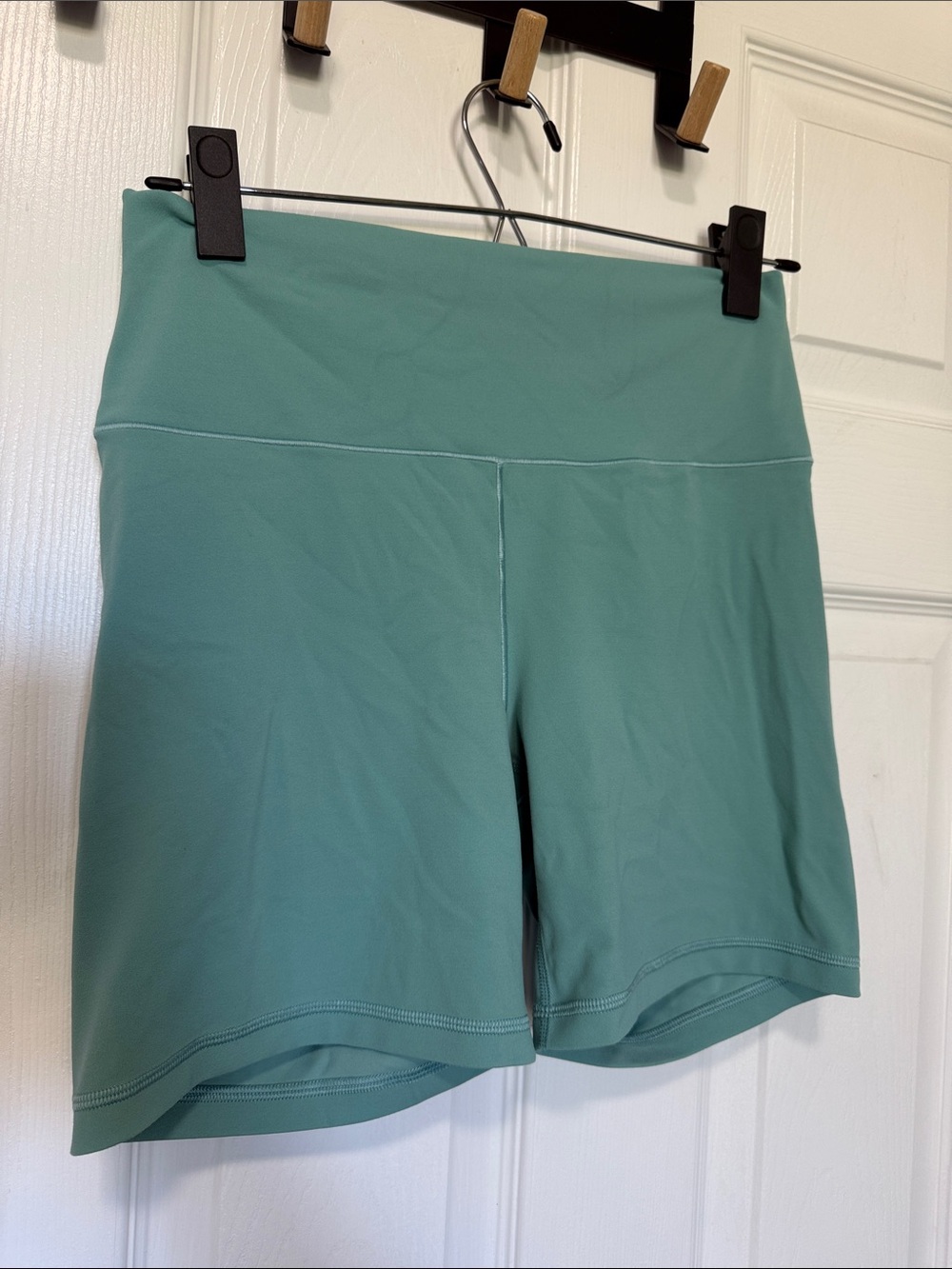 Old Navy Active High-Rise Bike Shorts 6” inseam in Seafoam Green Mint Aqua Sz L